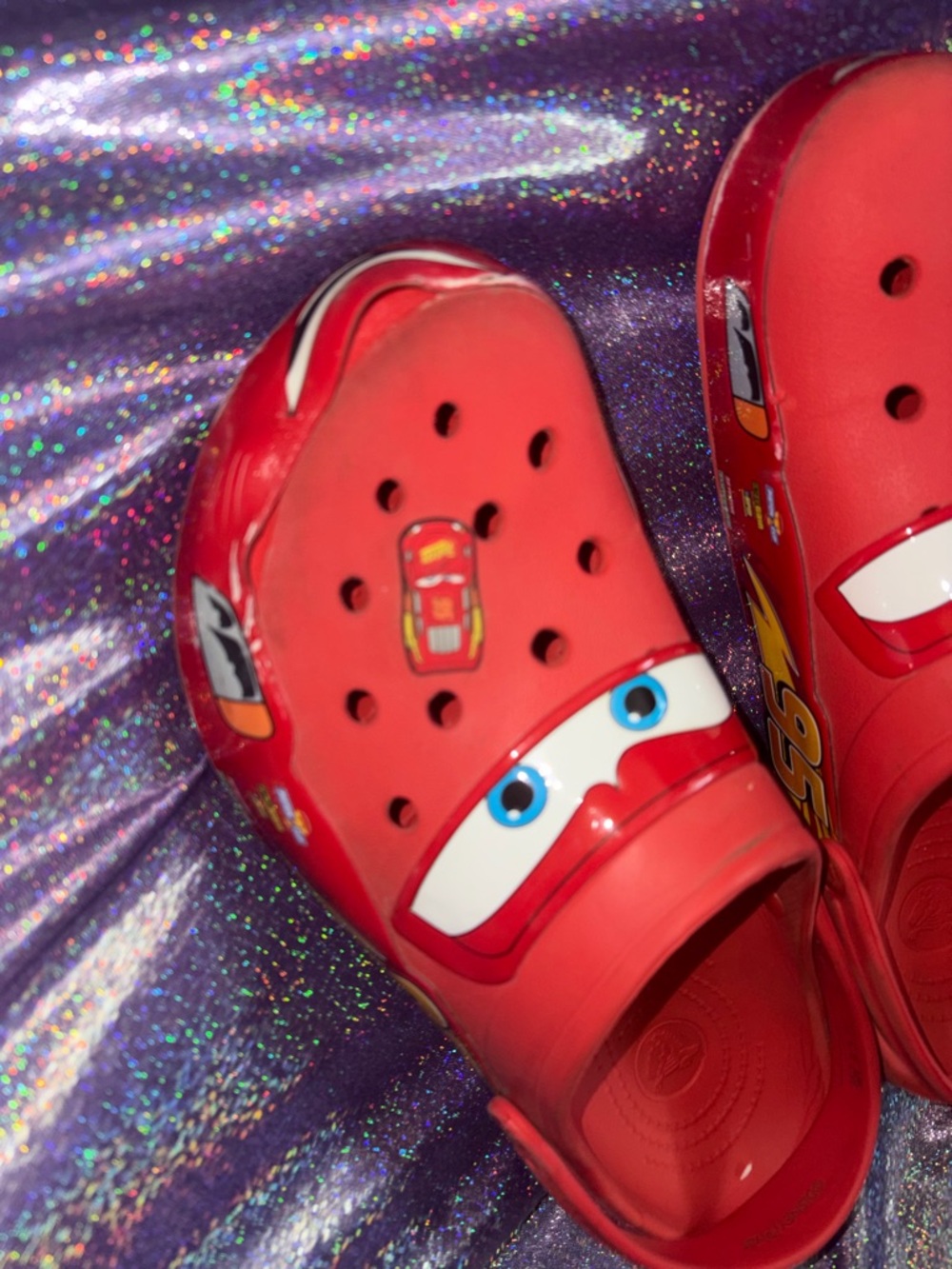 Mens Lightning McQueen Crocs (FLAWED) - Picture 8 of 13